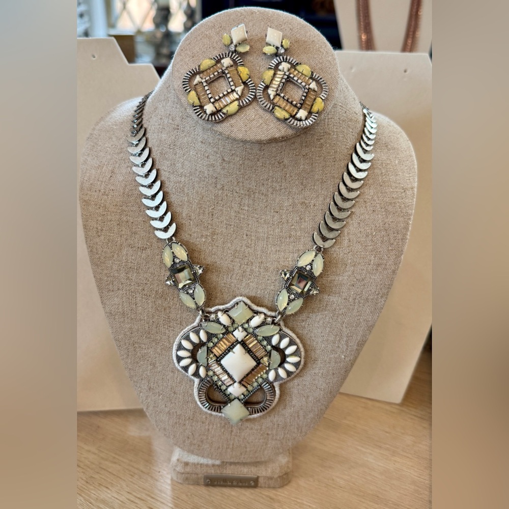 Stella & Dot Kaia Pendant Necklace and Earrings